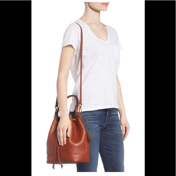 Last one NWT Madewell Lafayette Leather BucketBag - Picture 3 of 7